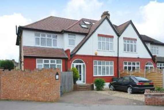 6 bedroom Semi-Detac...